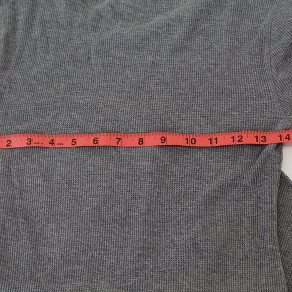 Old Navy Gray Thermal Pug Christmas Shirt, Size Medium - Picture 7 of 9